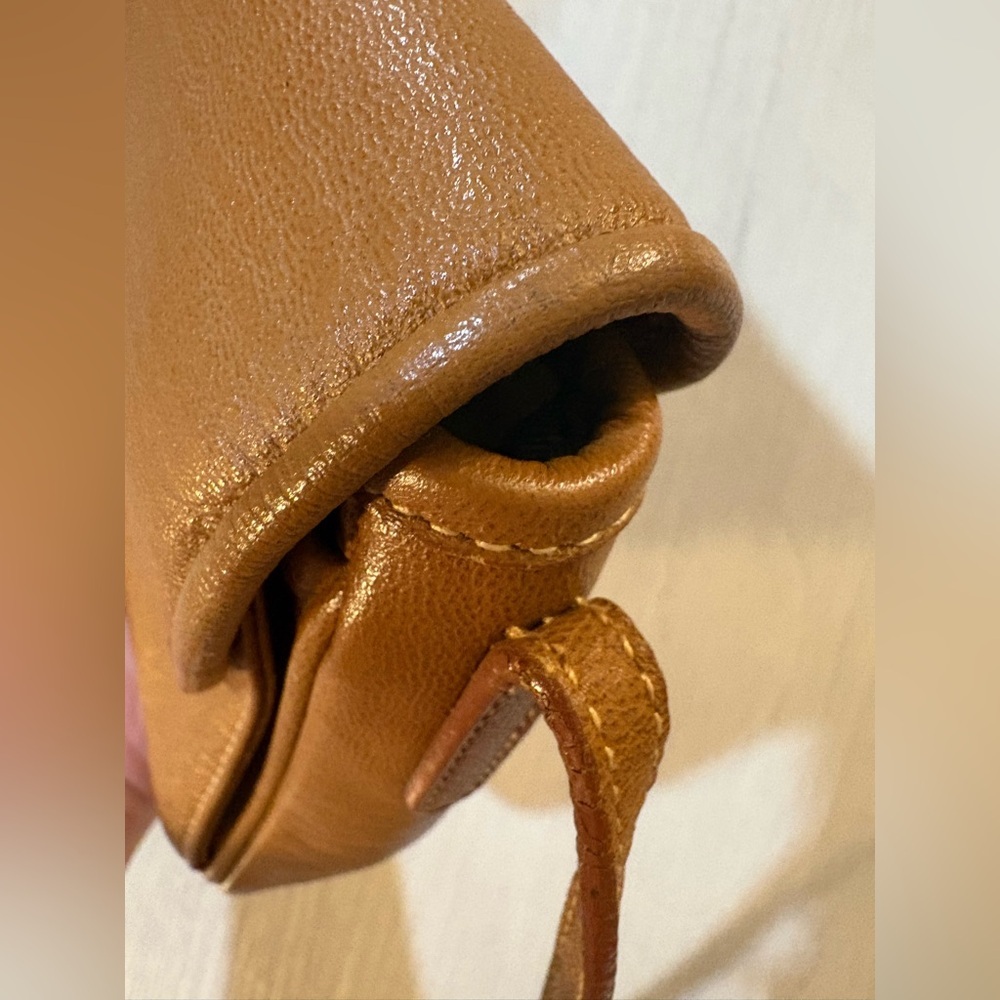 Burberrys Crossbody Bag‎ with Gold Details - Picture 12 of 14